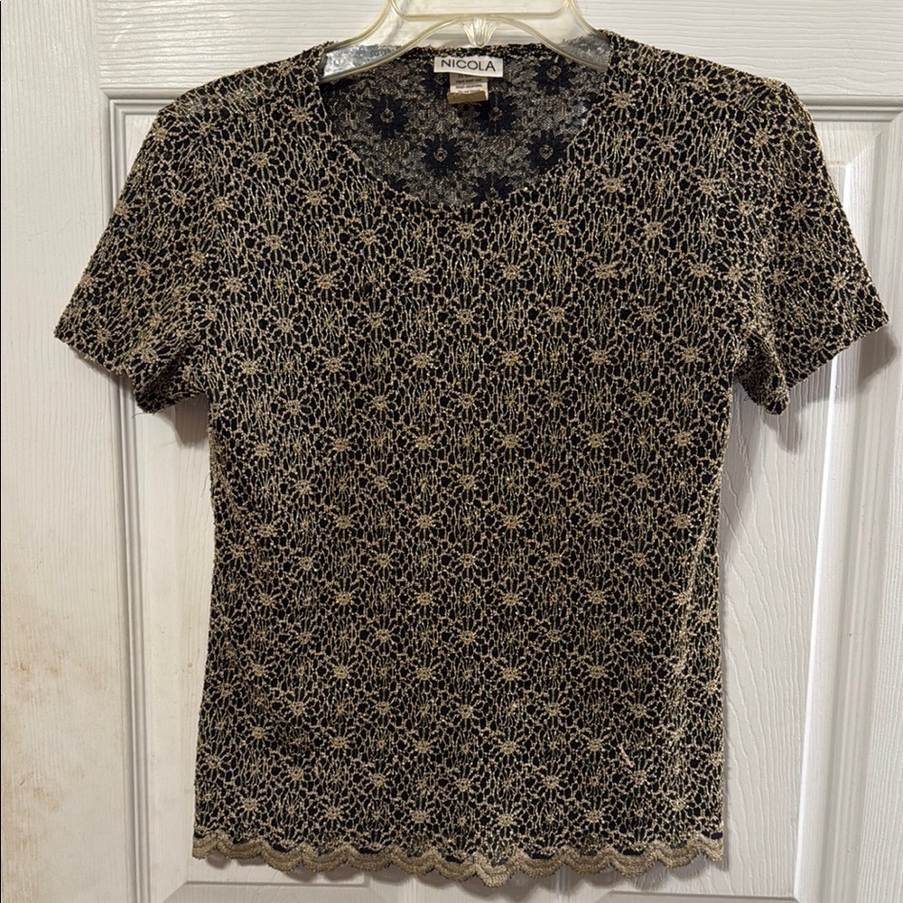 NICOLA Black and Tan Fitted Short Sleeve Blouse